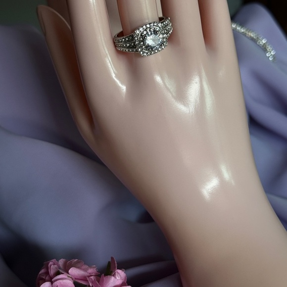 18K Gol Plated Silver Ring with Gems 💎 - Picture 4 of 6